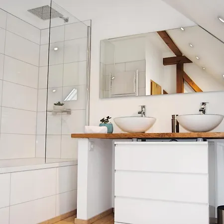 Casa vacanze Stilvolles Eifelhaus Am Nuerburgring Mit Eigenem Garten