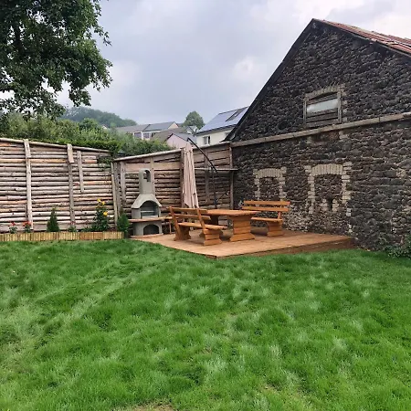 Stilvolles Eifelhaus Am Nuerburgring Mit Eigenem Garten
