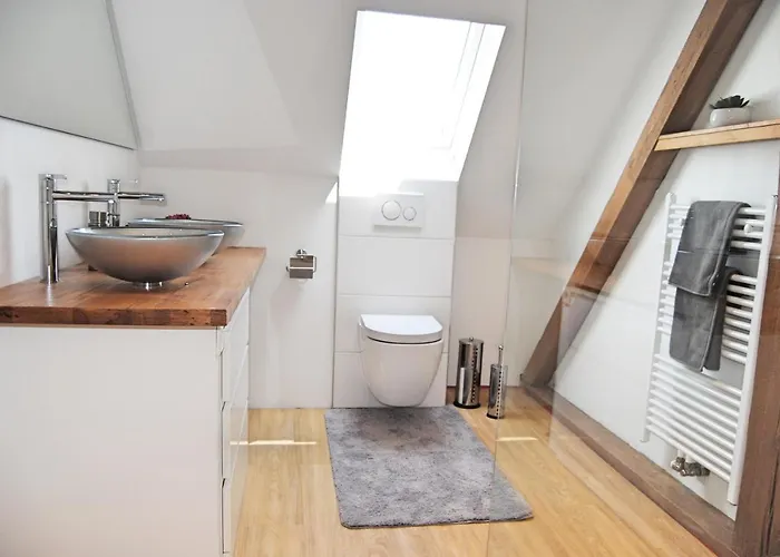 Stilvolles Eifelhaus Am Nuerburgring Mit Eigenem Garten בוס