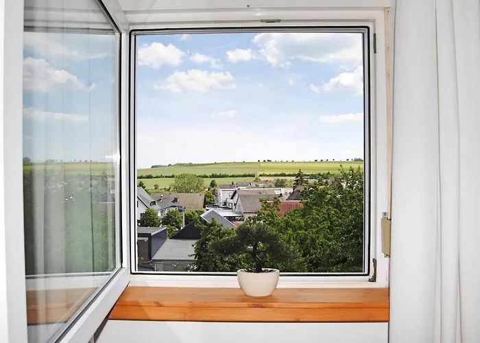 בית נופש Stilvolles Eifelhaus Am Nuerburgring Mit Eigenem Garten בוס